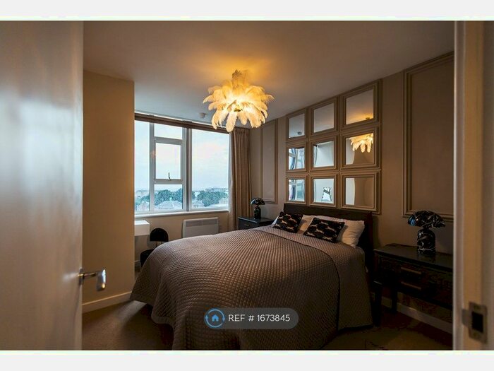 2 Bedroom Flat To Rent In The Chocolate Box, Bournemouth, BH1