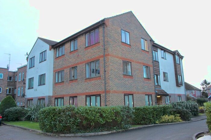 1 Bedroom Flat To Rent In Marchside Close, Hounslow, TW5
