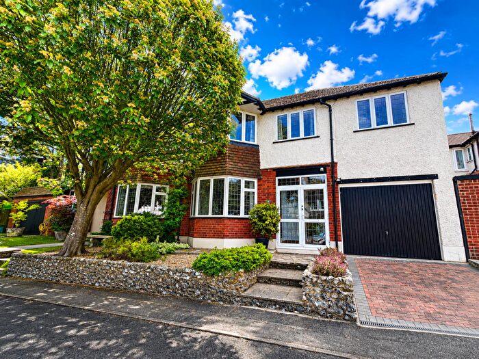 4 Bedroom Semi-Detached House For Sale In Bramley Road, Sutton, SM1