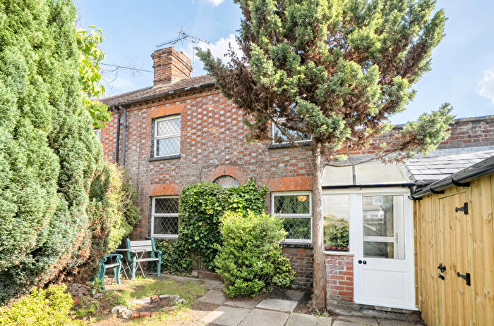 2 Bedroom Semi Detached House For Sale In Gosbrook Road, Caversham, Reading, RG4