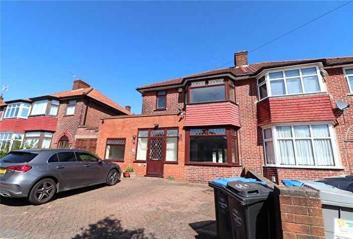 4 Bedroom Semi-Detached House To Rent In Coniston Gardens, London, NW9