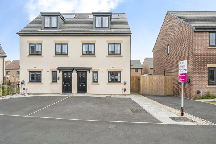 3 Bedroom Semi-Detached House For Sale In Bluebell Way, Thurnscoe, Rotherham, S63
