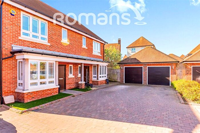 3 Bedroom Semi-Detached House For Sale In Pipistrelle, Fleet, Hampshire, GU51