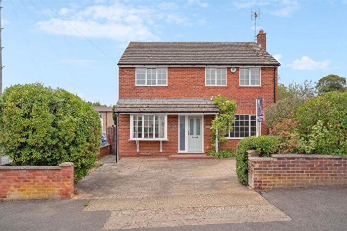 4 Bedroom Detached House For Sale In Leighton Buzzard, LU7