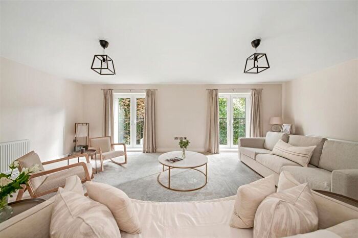 4 Bedroom Detached House For Sale In Station Road, Meltham, Holmfirth, HD9