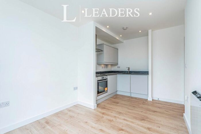 1 Bedroom Apartment To Rent In Lance House Southampton, SO15