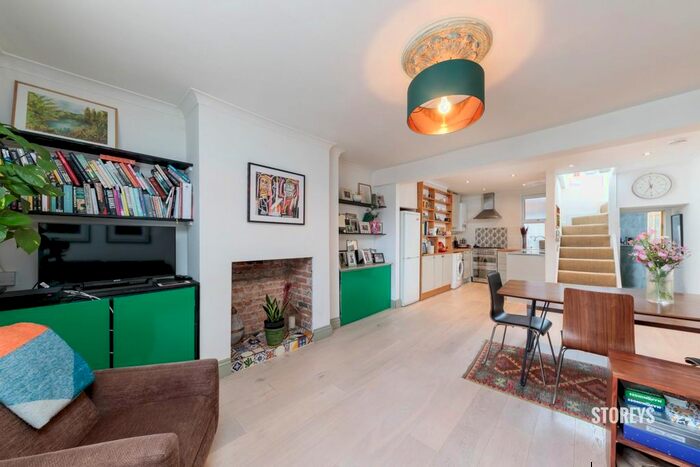 2 Bedroom Flat To Rent In Kingsland Road, Haggerston, London, E8