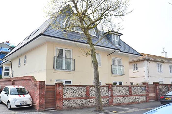 1 Bedroom Flat To Rent In Lismore Road, Eastbourne, East Sussex, BN21