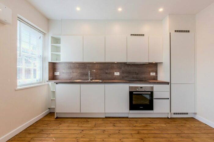 2 Bedroom Flat To Rent In Brenthouse Road, London, E9