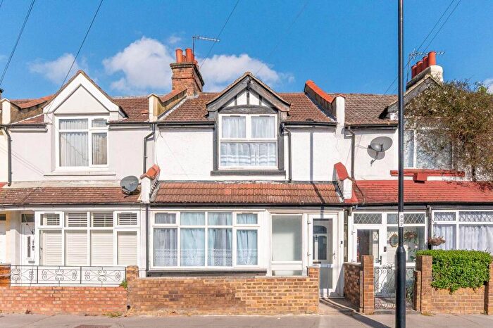 3 Bedroom House For Sale In Bensham Lane, Croydon, CR0