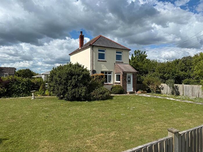 2 Bedroom Detached House For Sale In Coldharbour, Chickerell, Weymouth, DT3