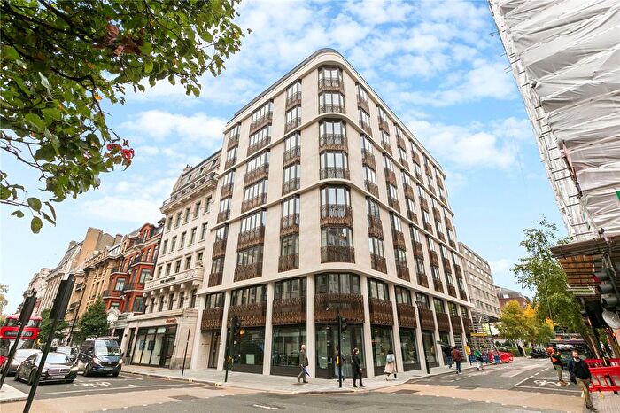 3 Bedroom Flat To Rent In Place, Great Portland Street, London, W1W