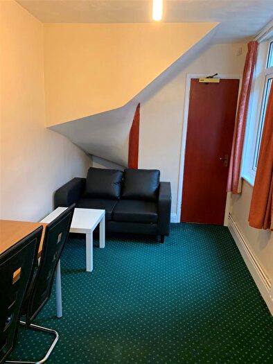 1 Bedroom Flat To Rent In Cowley Road, Oxford, OX4