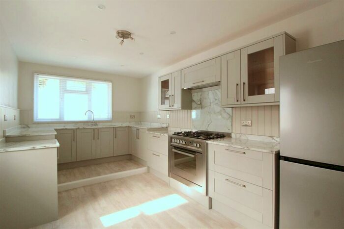 3 Bedroom Terraced House To Rent In Tamworth Road, BN3