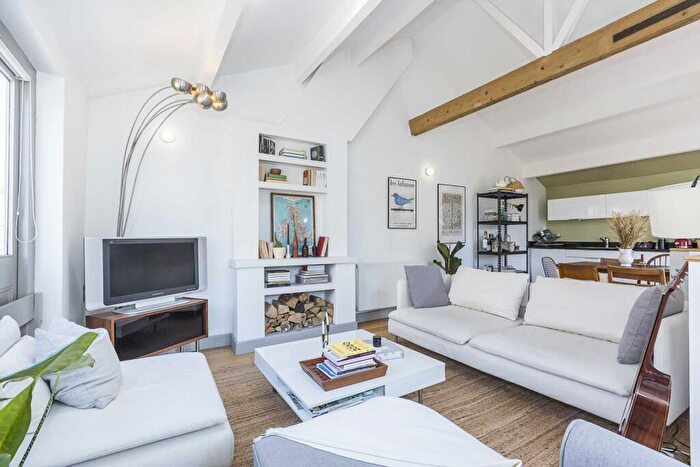 2 Bedroom Mews To Rent In Foulden Terrace, Stoke Newington, N16