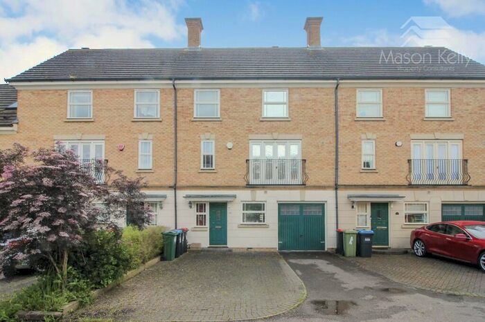 5 Bedroom Town House To Rent In Clegg Square, Milton Keynes, Buckinghamshire, MK5