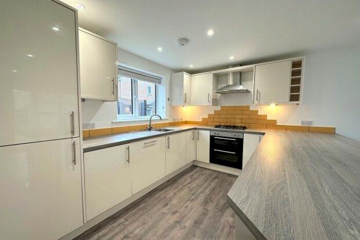 4 Bedroom Property To Rent In The Sycamores, Cambridge, CB24