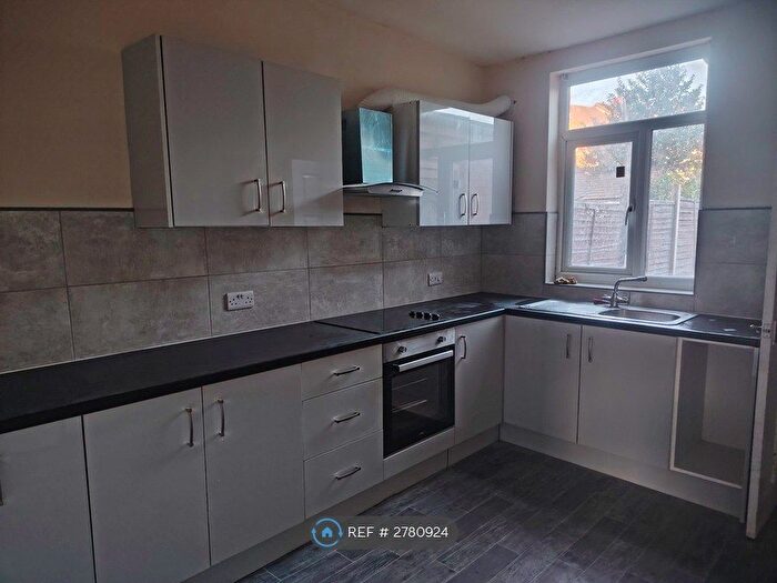 2 Bedroom Terraced House To Rent In Dundas Road, Sheffield, S9
