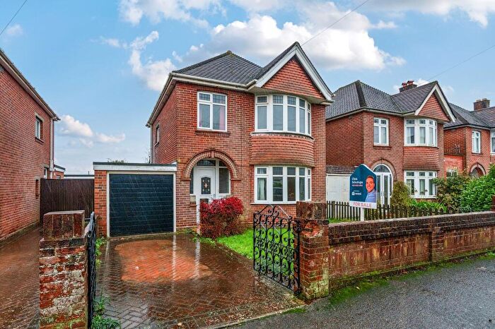 3 Bedroom Detached House For Sale In Margam Avenue, Southampton, SO19