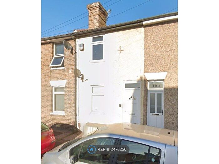 3 Bedroom Terraced House To Rent In Thorold Road, Chatham, ME5