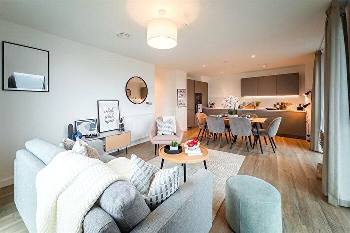 2 Bedroom Flat To Rent In Artillery Ln, London, E1
