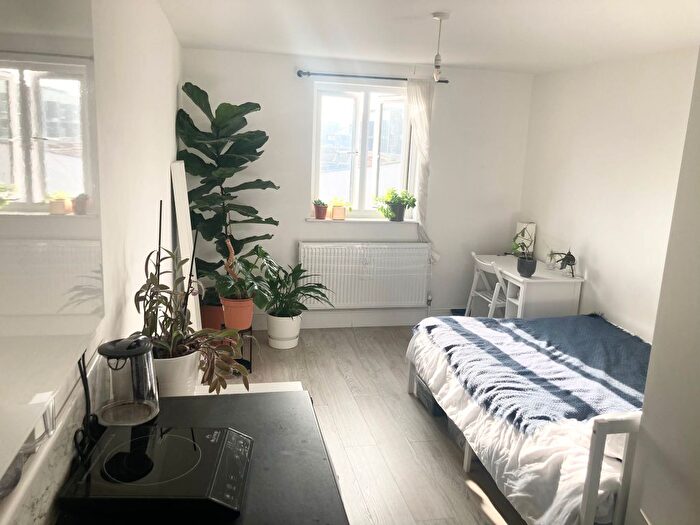 Studio To Rent In Brownhill Road, London, SE6
