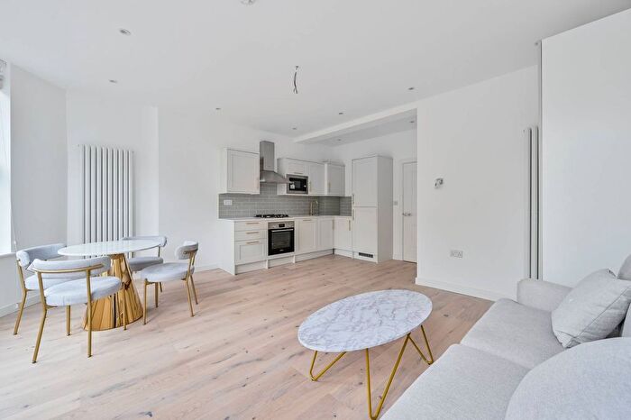 1 Bedroom Flat To Rent In Charlton Road, Blackheath, SE3