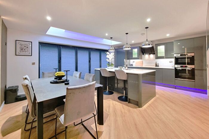 4 Bedroom Detached House For Sale In Drayton, Hampshire, PO6