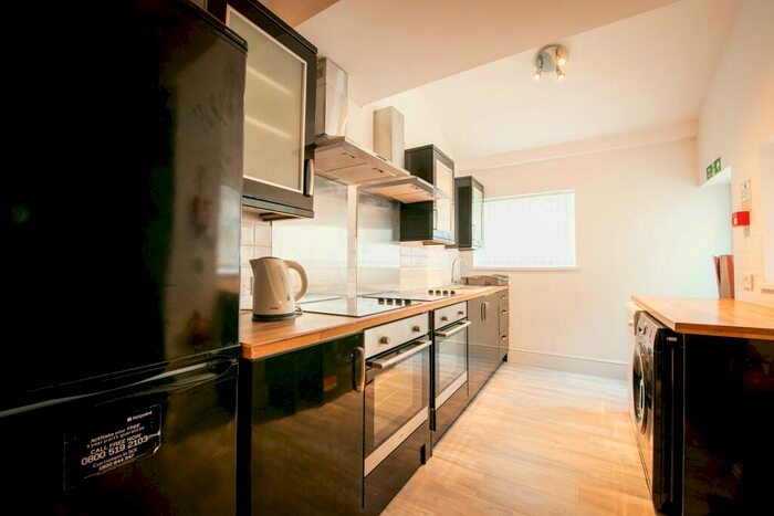 6 Bedroom House To Rent In St Helens Road, Brynmill, Swansea, SA1