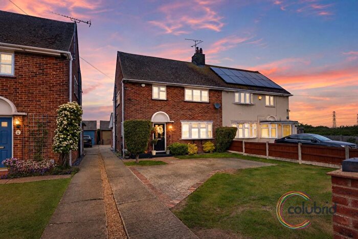3 Bedroom Semi-Detached House For Sale In Long Lane, Grays, RM16