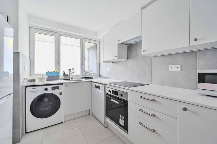 3 Bedroom Flat To Rent In Ramsey Street, Shoreditch, London, E2