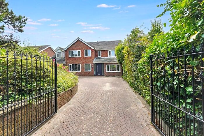 4 Bedroom Detached House For Sale In Littlestone Road, Littlestone, New Romney, Kent, TN28