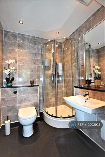 Studio To Rent In Berkeley Square, Bristol, BS8 - Photo 5