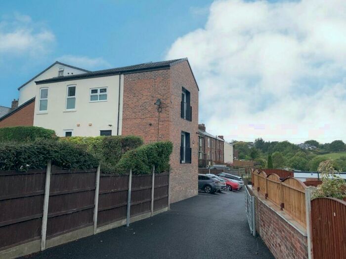 2 Bedroom Apartment To Rent In Buxton Road; Disley., SK12