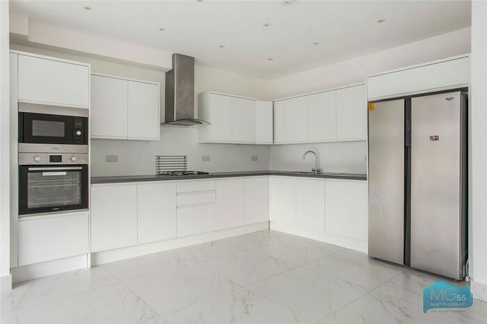 4 Bedroom Terraced House To Rent In Brent Way, Finchley, N3