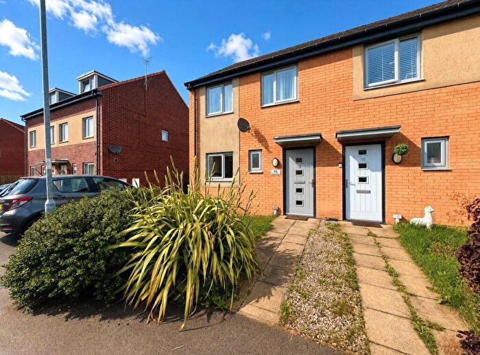 3 Bedroom Semi-Detached House For Sale In Sundew Court, Darlington, Durham, DL1