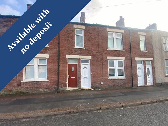 2 Bedroom Flat To Rent In Hodgsons Road, Blyth, Northumberland, NE24