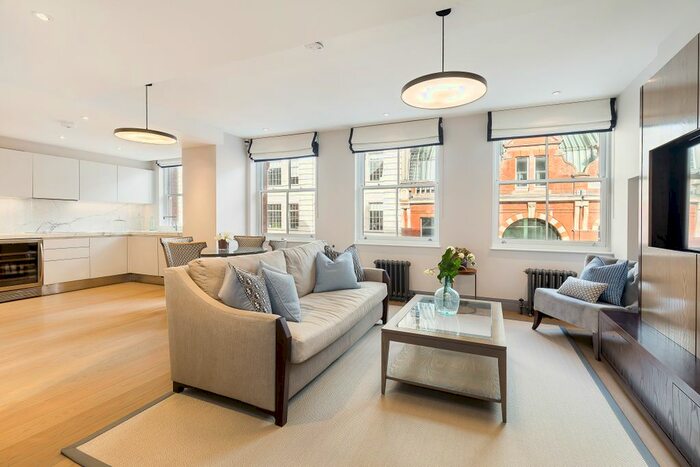 2 Bedroom Flat To Rent In Southampton Street, London WC2E