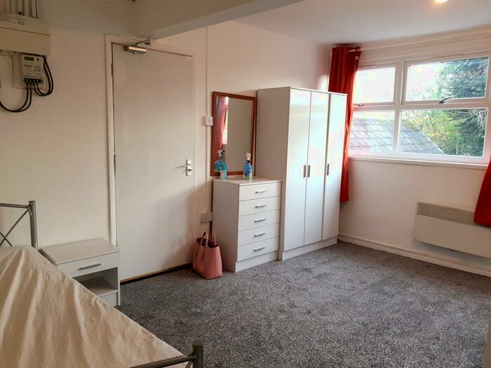 Studio To Rent In Warwick Road, Olton, B92