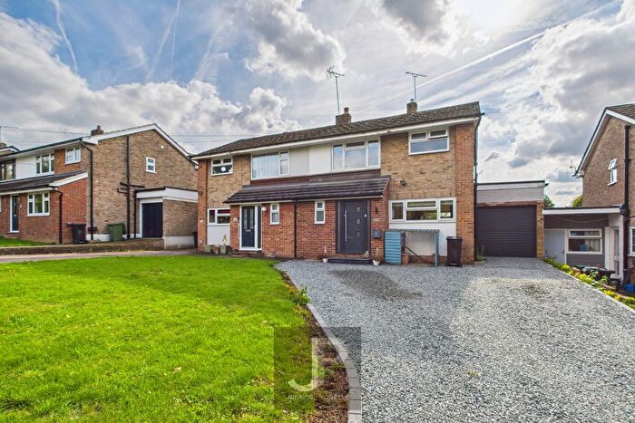 3 Bedroom Property For Sale In Gilmour Rise, Billericay, CM12