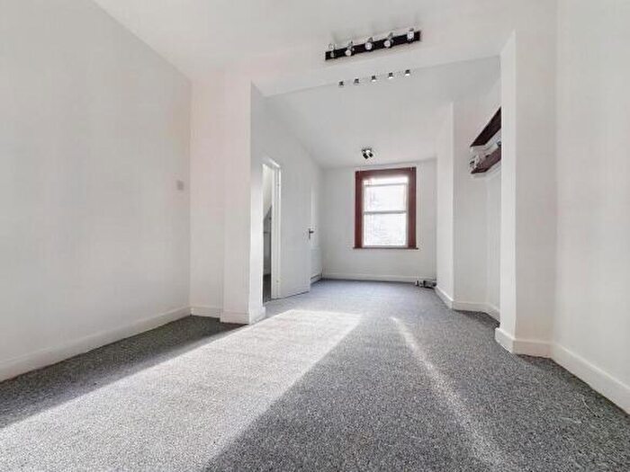 3 Bedroom House To Rent In Garibaldi Street, Woolwich, SE18