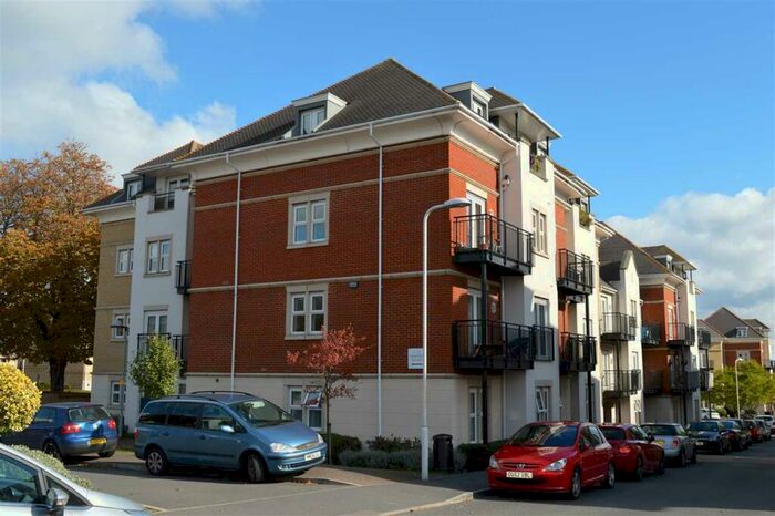 2 Bedroom Apartment To Rent In Crawford Avenue, Dartford, DA1