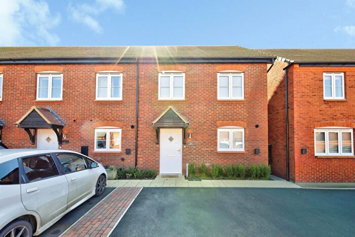 3 Bedroom End Of Terrace House For Sale In Sandpit Close, Collingtree, Northampton, NN4