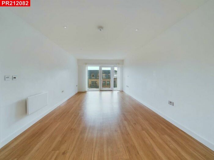 2 Bedroom Flat To Rent In Beaufort Square, Colindale, &# Bedrooms Modern, NW9