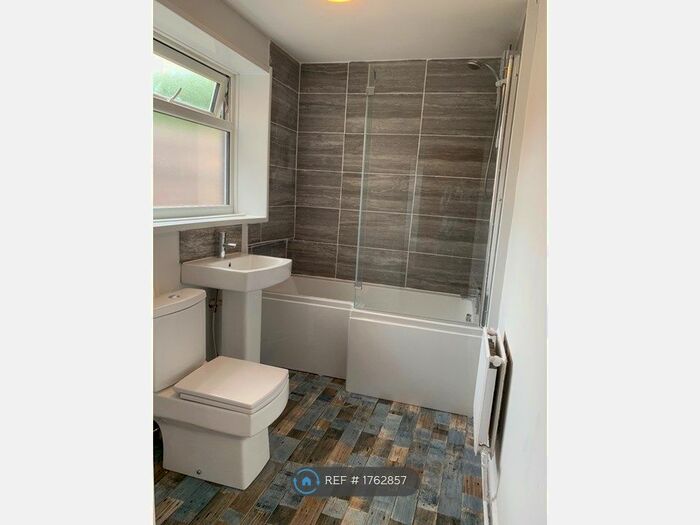 2 Bedroom Terraced House To Rent In Riviera Mount, Doncaster, DN5