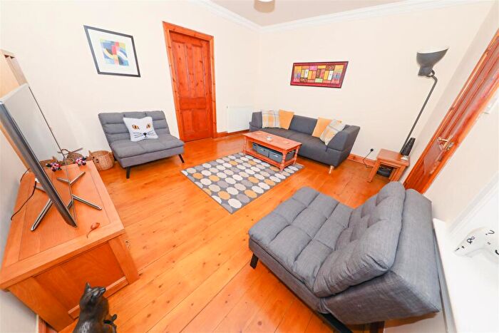 2 Bedroom Flat For Sale In Station Road, Thornton, KY1