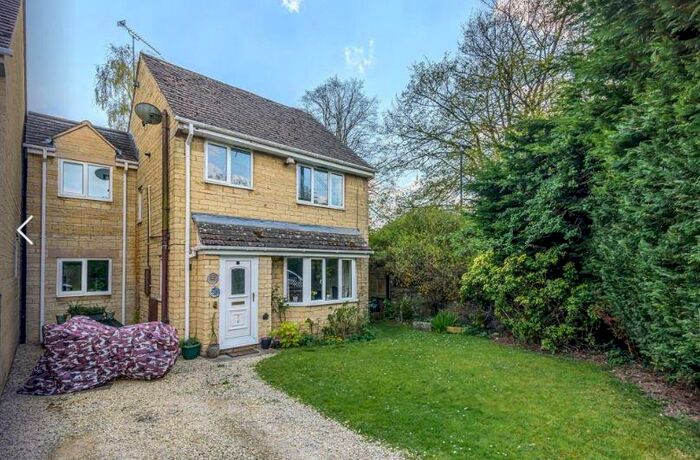 4 Bedroom Detached House To Rent In Longtree Close, Tetbury, GL8