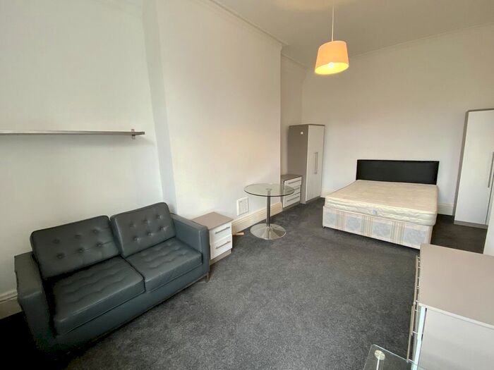 1 Bedroom Flat To Rent In 56 Wood Road, Manchester M16