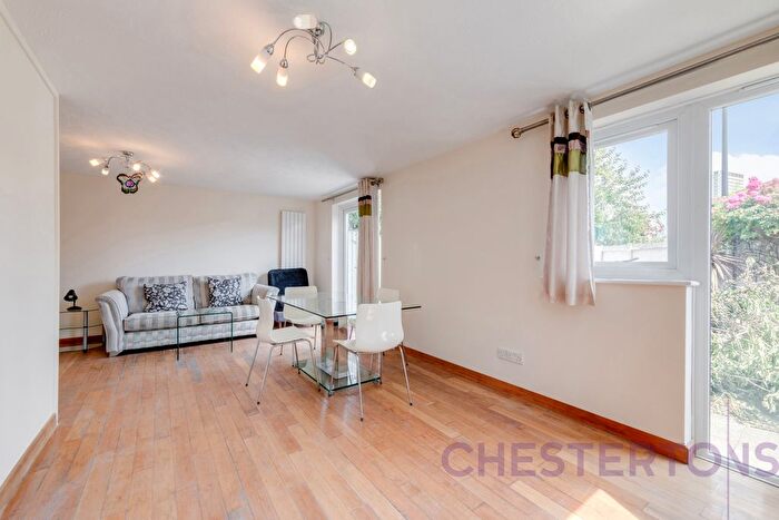 3 Bedroom Property To Rent In Friars Mead, Cubitt Town, E14