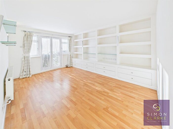 2 Bedroom Flat To Rent In Franklin Close, Whetstone, N20